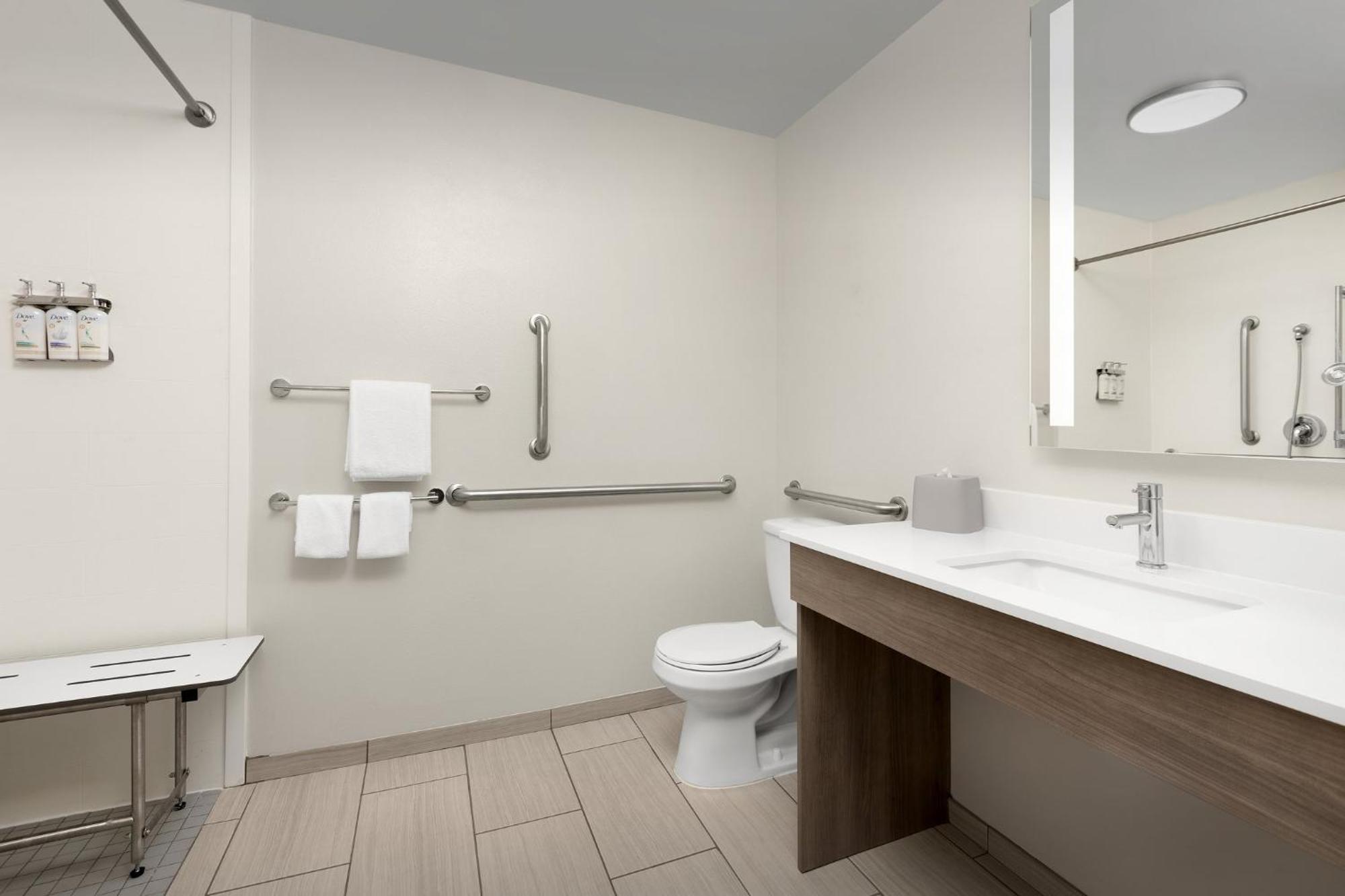 Holiday Inn Express Hotel & Suites Greensboro - Airport Area By Ihg Exterior foto